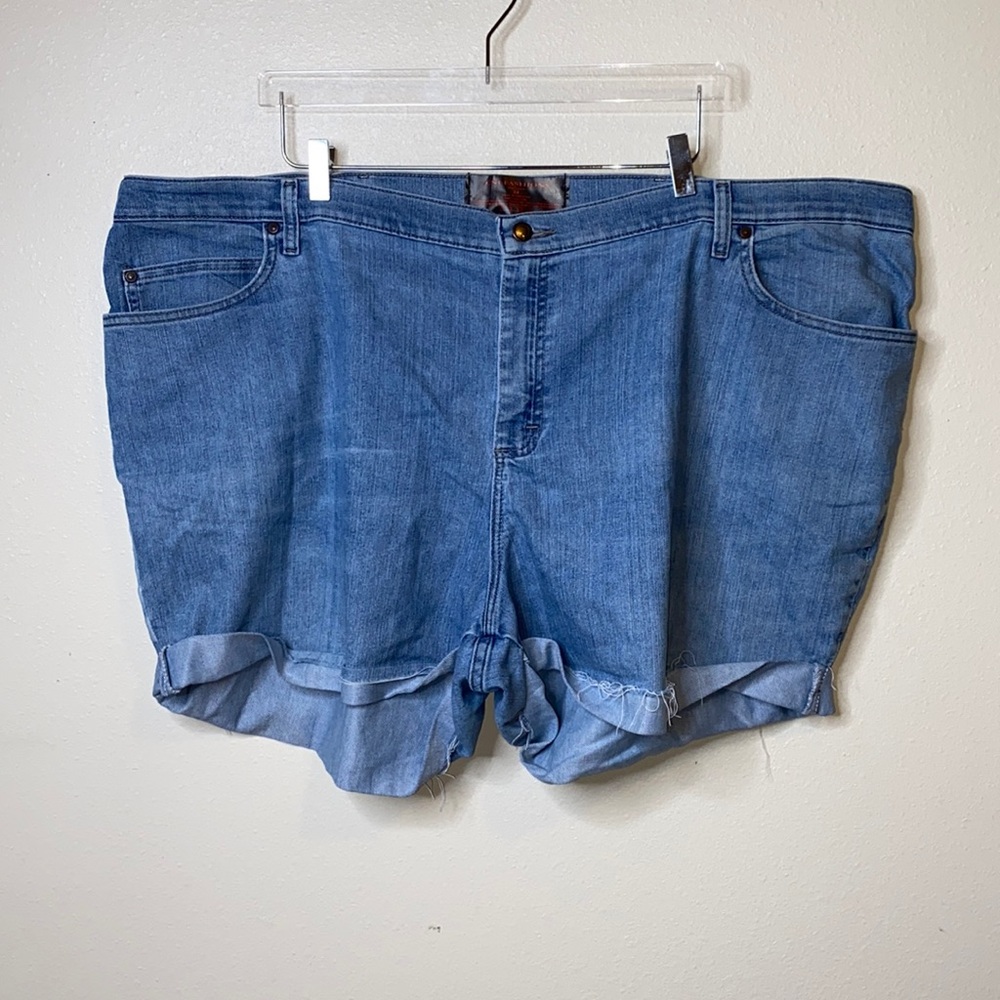 CNI FASHIONS SZ 24 DENIM SHORTS